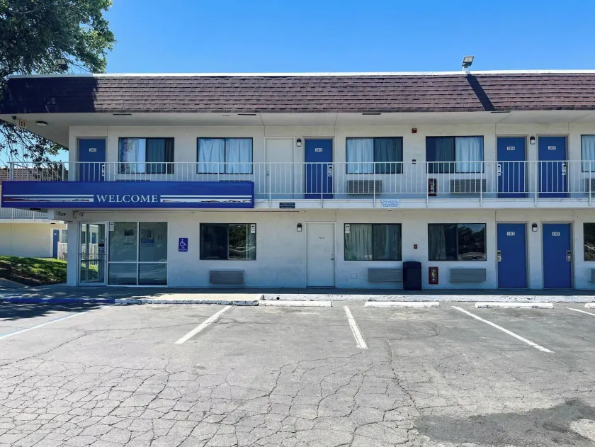 Studio 6 Suites Yreka CA - Image 1