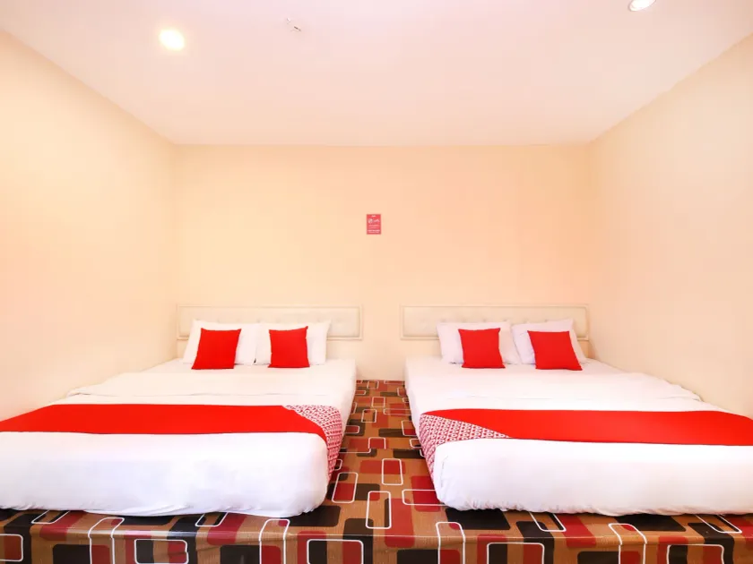 OYO 479 The Green Hotel - Image 1