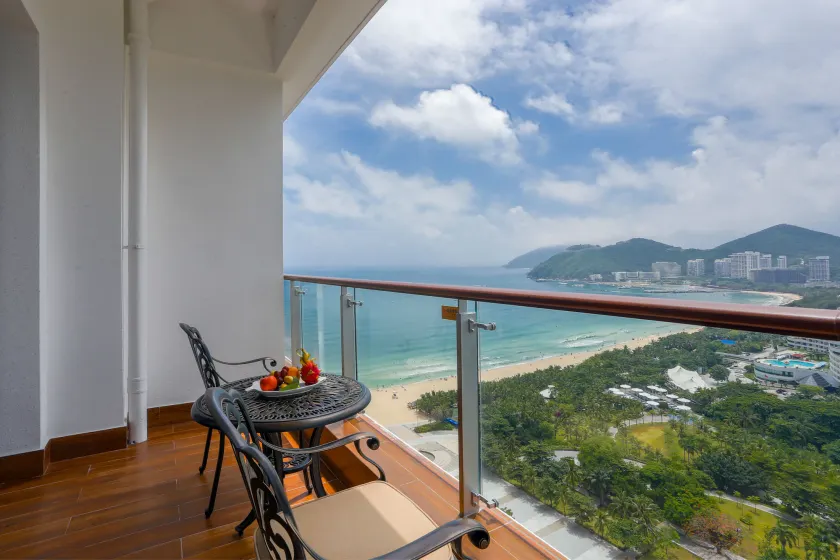 Sanya Dadonghai Seaview Hotel - Image 1