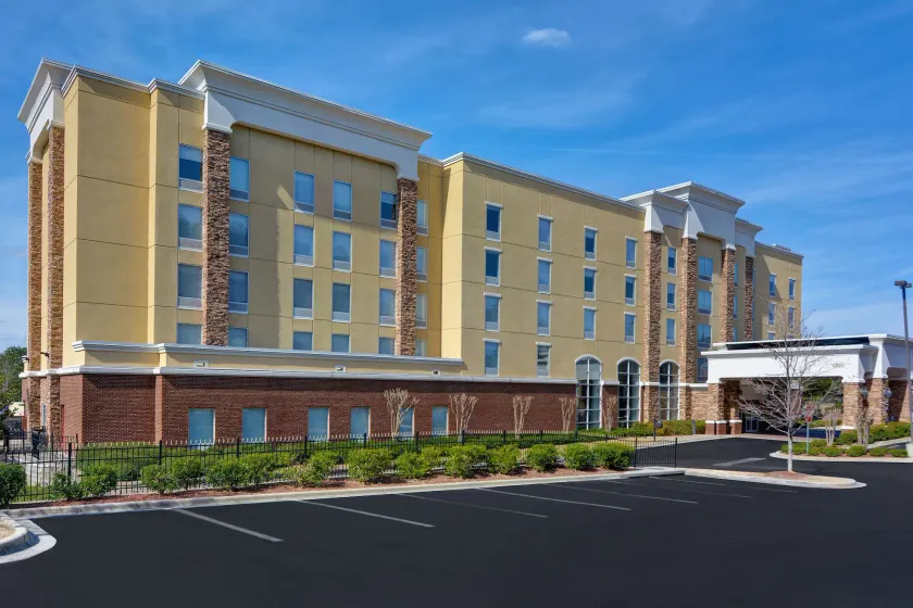 Hampton Suites Birmingham Hoover - Image 1