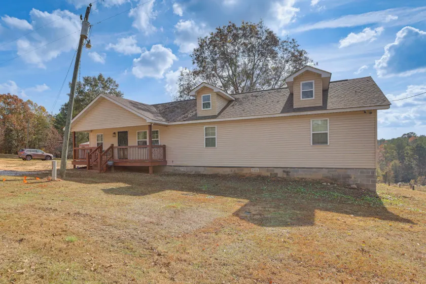 Pets Welcome! Spacious Boligee Home w/ Yard - Image 1
