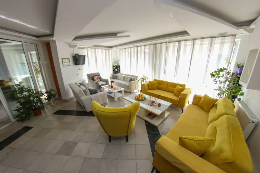 Hotel Hayat - Image 1