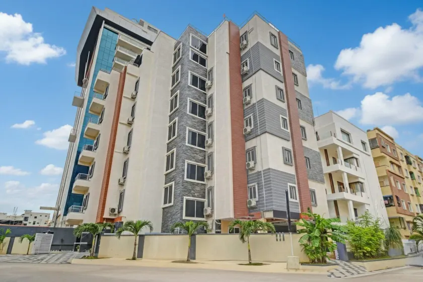 FabHotel White House Leo - Sarath City Capital Mall, Kondapur - Image 1