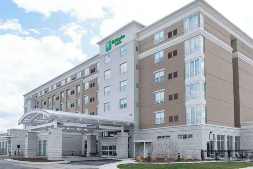Holiday Inn & Suites Farmington Hills - Detroit NW by IHG - Image 1