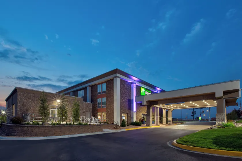 Holiday Inn Express & Suites Eden Prairie - Minneapolis by IHG - Image 1