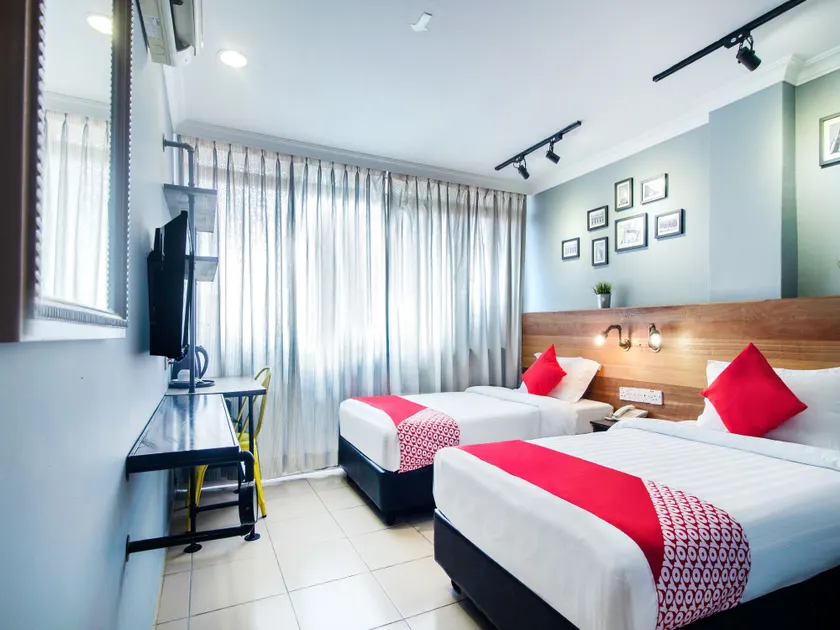 OYO 761 City Hotel - Image 1