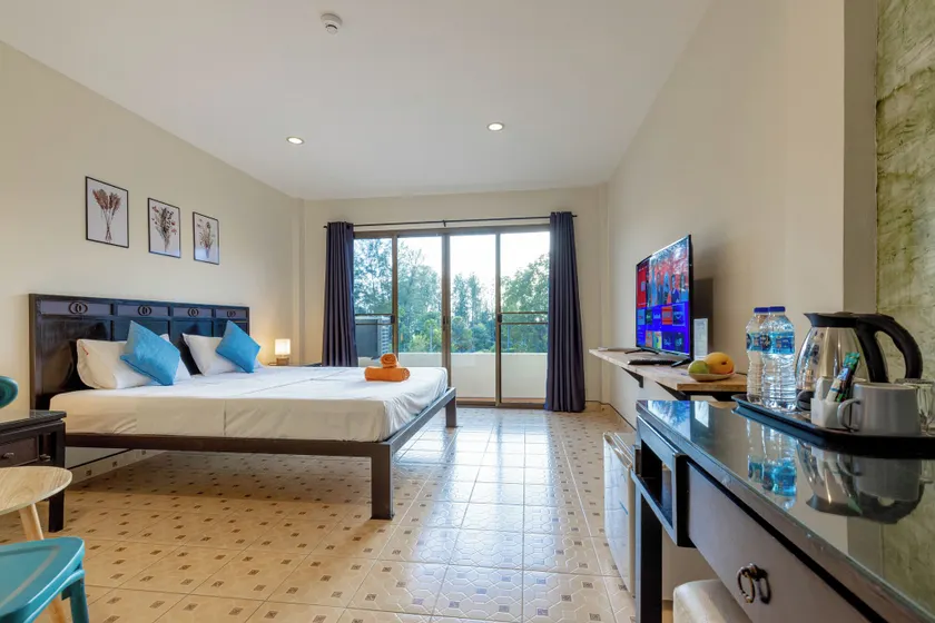 Club22 Kamala Suites, Kamala Beach - Image 1