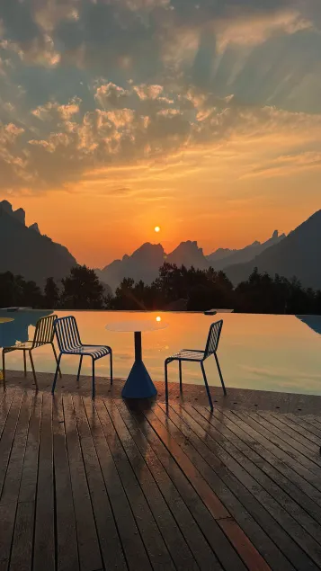 XMAN Sunrise Peaks Resort - Image 1