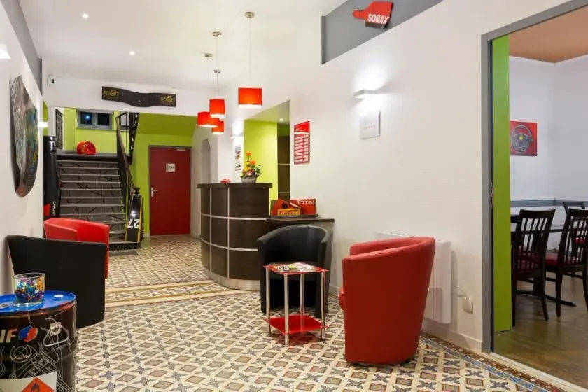 Enzo Hotels Contrexéville - Hall