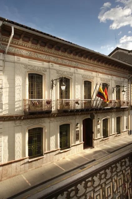 Mansion Alcazar - Image 1