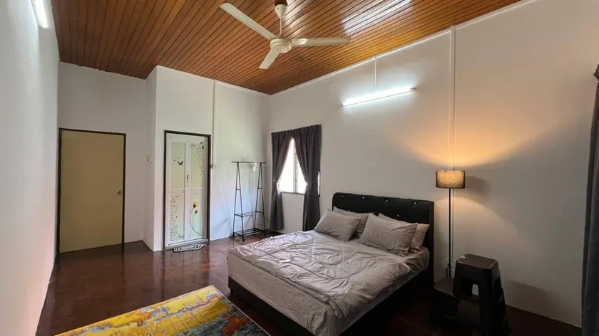Bayan Lepas Getaway - Nature Views & BBQ Haven - Image 1