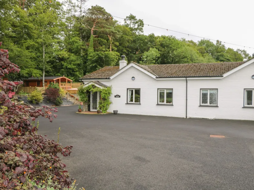 Quiet Waters Cottage - Image 1