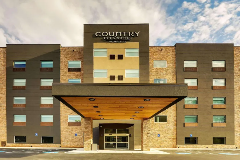 Country Inn & Suites by Radisson, Cumming near NorthSide Hospital Forsyth - Image 1
