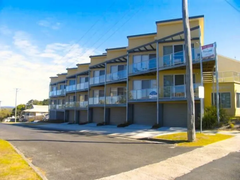 Seaspray 8 - LJHooker Yamba - Image 1
