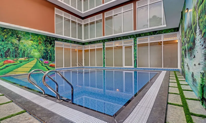 Treebo Golden Terminal Kochi Airport With Swimming Pool - Image 1