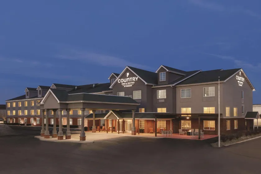 Country Inn & Suites by Radisson, London, KY - Image 1