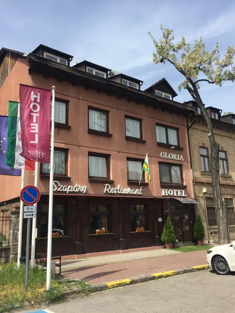 Hotel Gloria Budapest City Center - Image 1