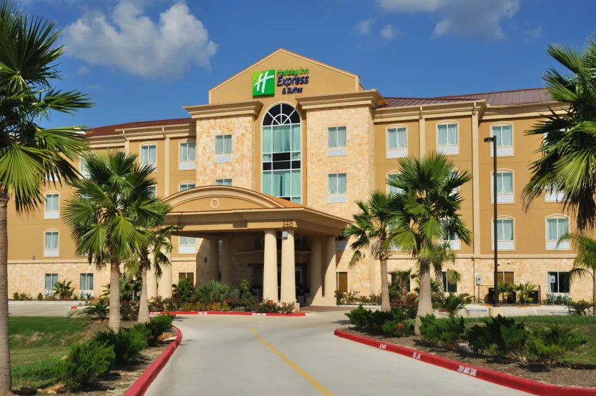 Holiday Inn Express Hotel & Suites Huntsville by IHG - Image 1