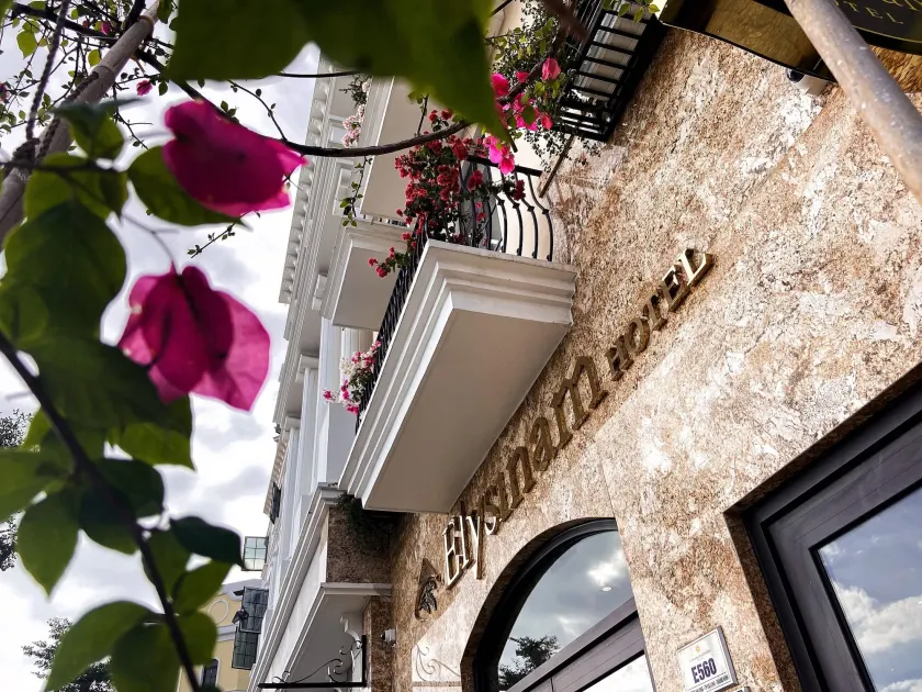 Elysinam Boutique Hotel Ha Long - Image 1