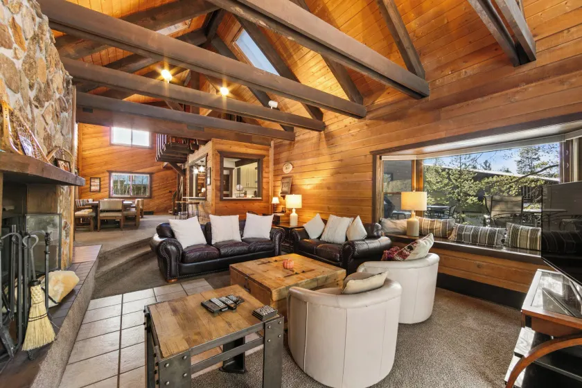 5 Bedrooms - Image 1