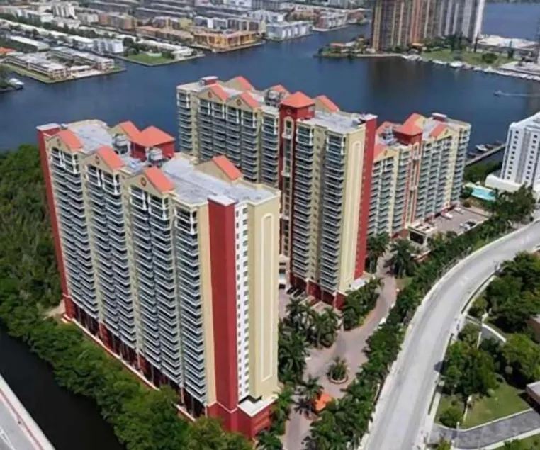 America Luxury Intracoastal Apartments - Image 1