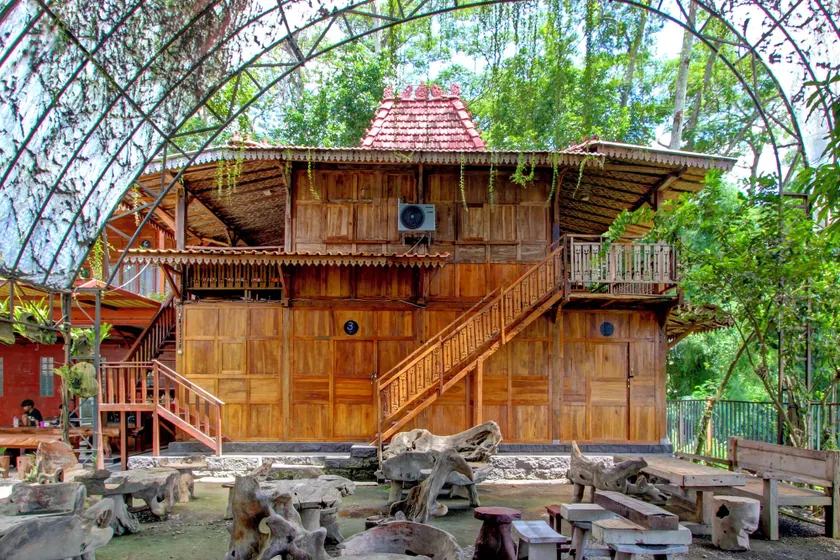 OYO 95018 Anggrek Homestay Jogja Syariah - Image 1