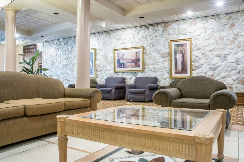 Quality Inn & Suites Palm Island Indoor Waterpark - Image 1