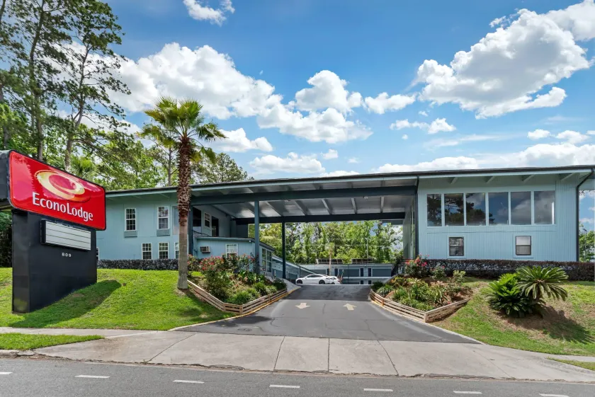 Econo Lodge Tallahassee Downtown - University - Image 1