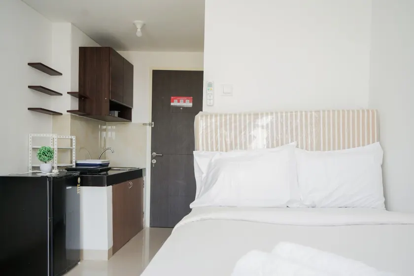Comfy And Minimalist Studio Room At Serpong Garden Apartment - Image 1
