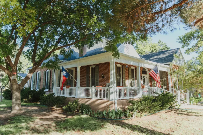 Alpine Bed and Breakfast - Image 1