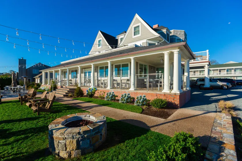 The Shore House - Image 1