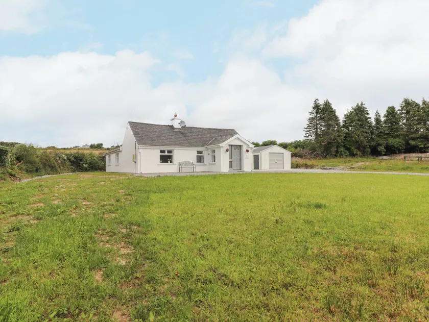 White Cottage - Image 1