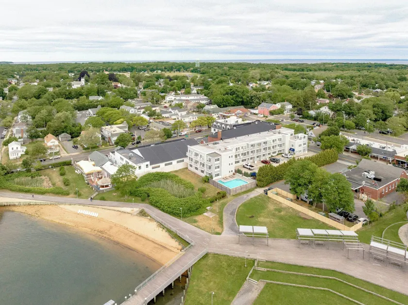 The Harbor Front Inn - Image 1