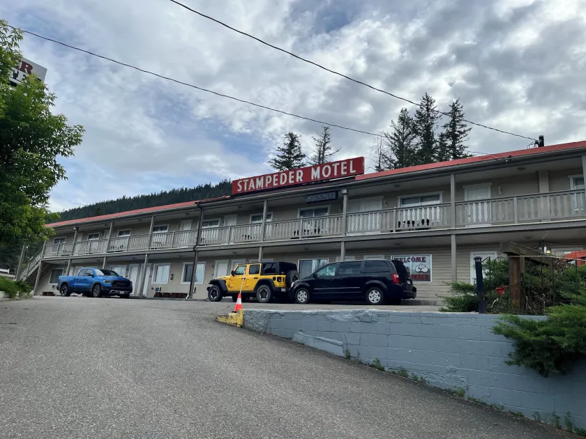 Stampeder Inn - Image 1