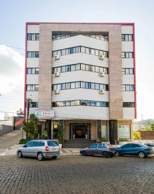 Condall Palace Hotel - Image 1