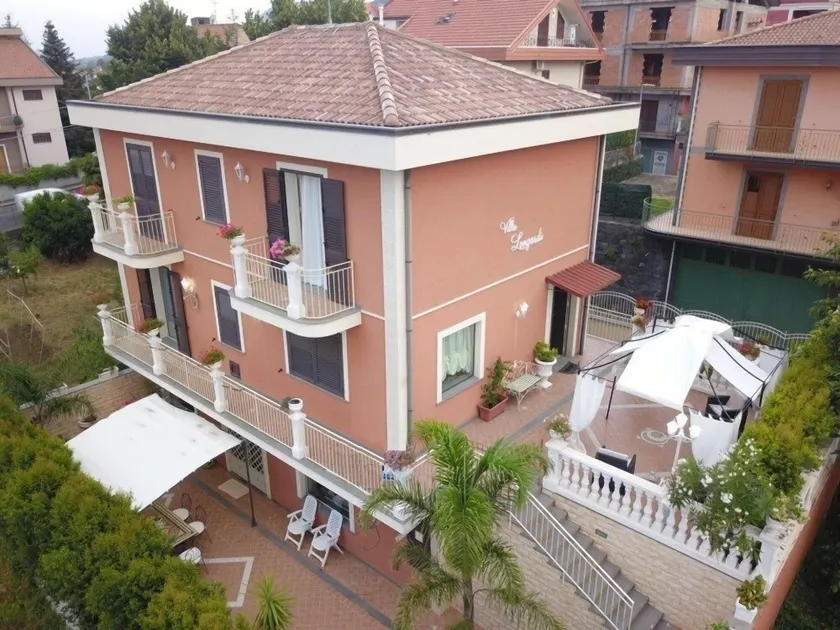 Villa Longardi - Image 1