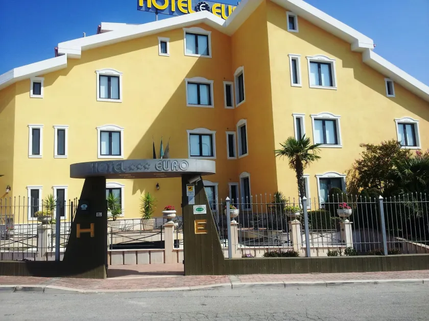 Hotel Euro - Image 1