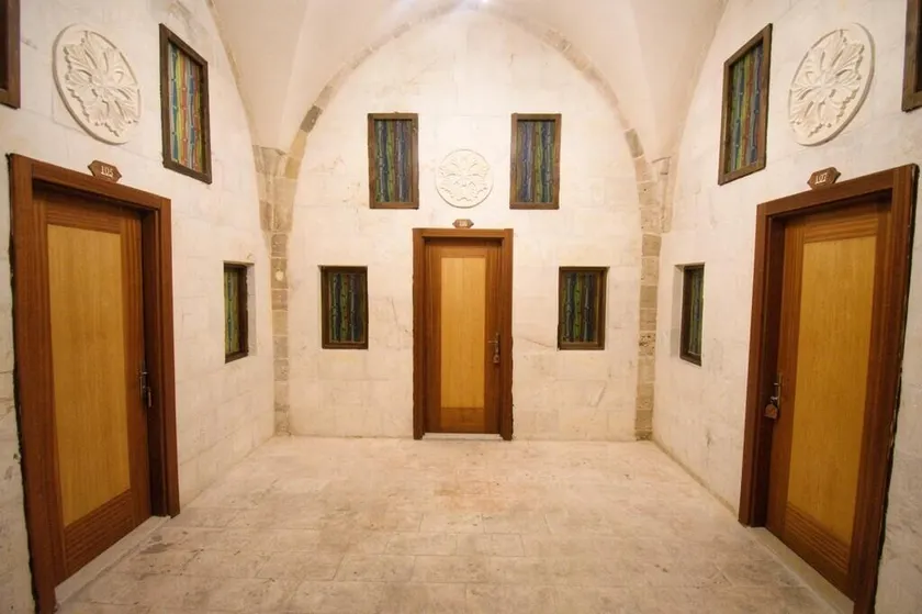 artuklu kervansarayı oteli - Image 1