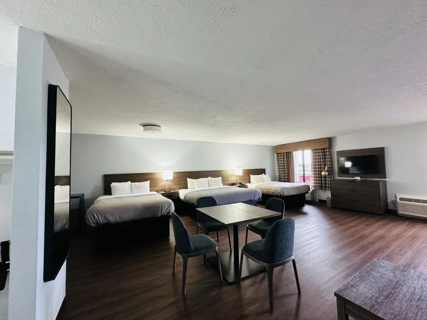 Quality Inn - On The Lake Clarksville-Boydton - Image 1