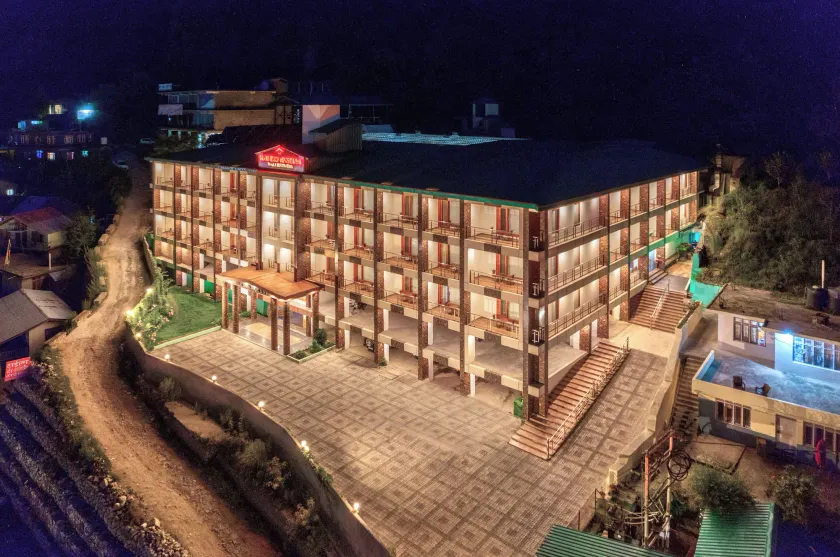 Grand Krisa Resort & Spa - Image 1