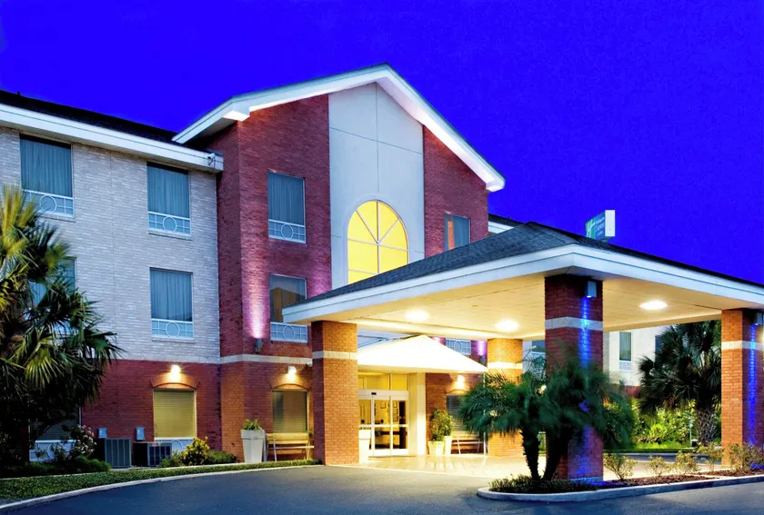 Holiday Inn Express Hotel and Suites Weslaco by IHG - Image 1