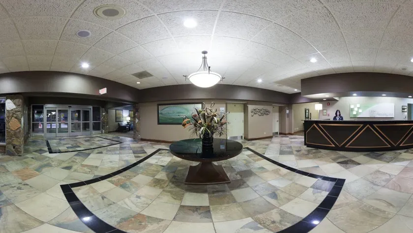 Holiday Inn Detroit Lakes - Lakefront by IHG - Lobby