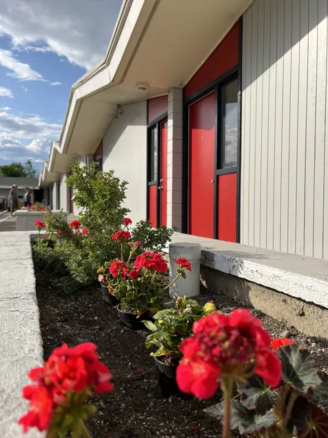 Destination Inn Cache Creek - Image 1