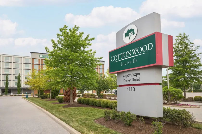 Cottonwood Airport & Expo Hotel Louisville - Image 1