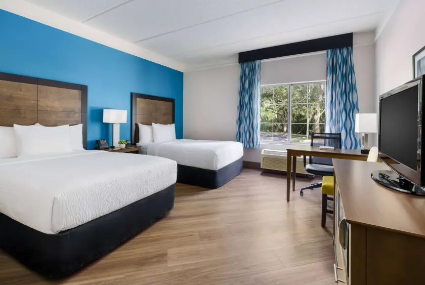 La Quinta by Wyndham Tampa Brandon Regency Park - Image 1