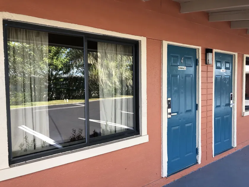 Ocala Cove Motel - Image 1