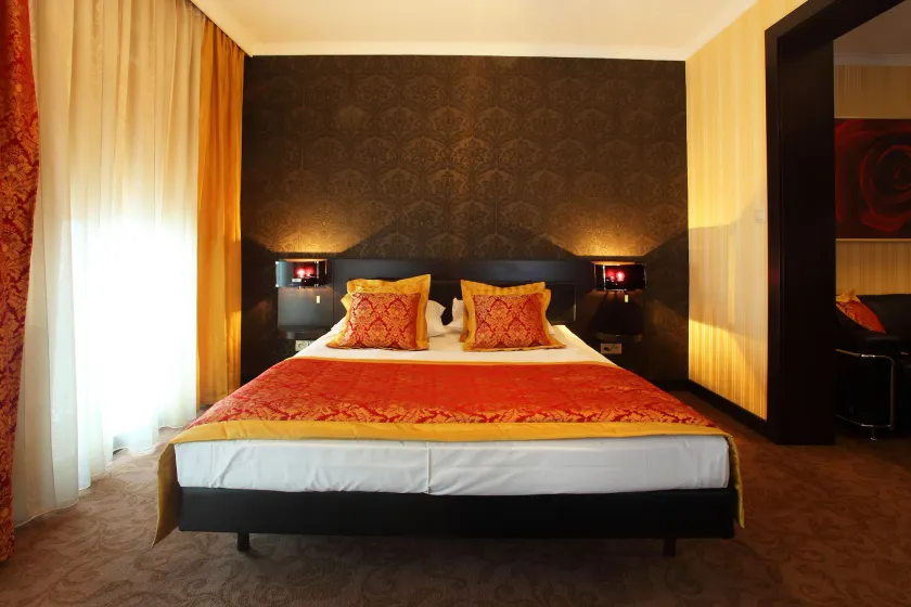 Hotel Iskierka Business & Spa - Image 1