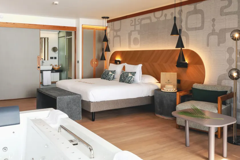 Tahiti Pearl Beach Resort - Image 1