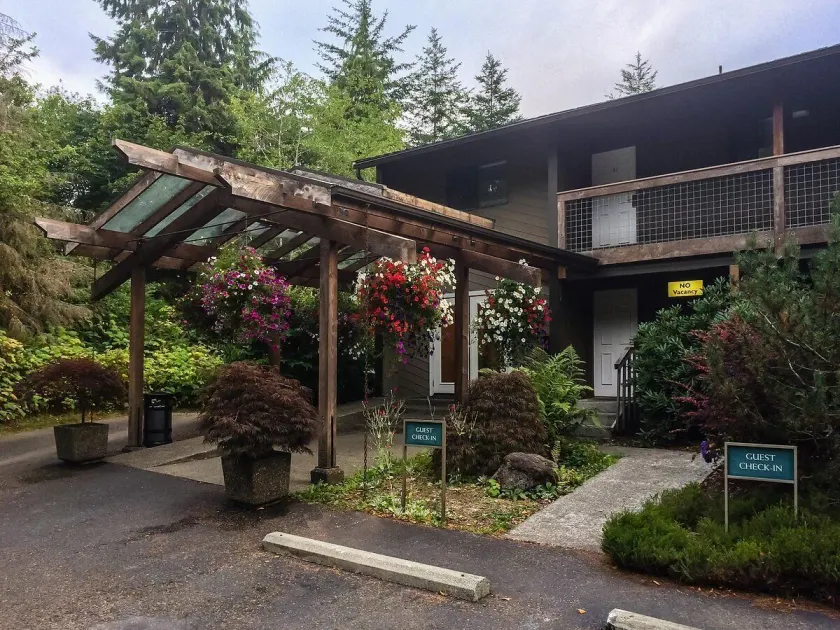 Olympic Suites Inn - Image 1