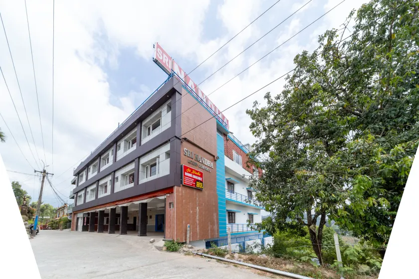 Sri Nandha Luxury Comforts - Image 1